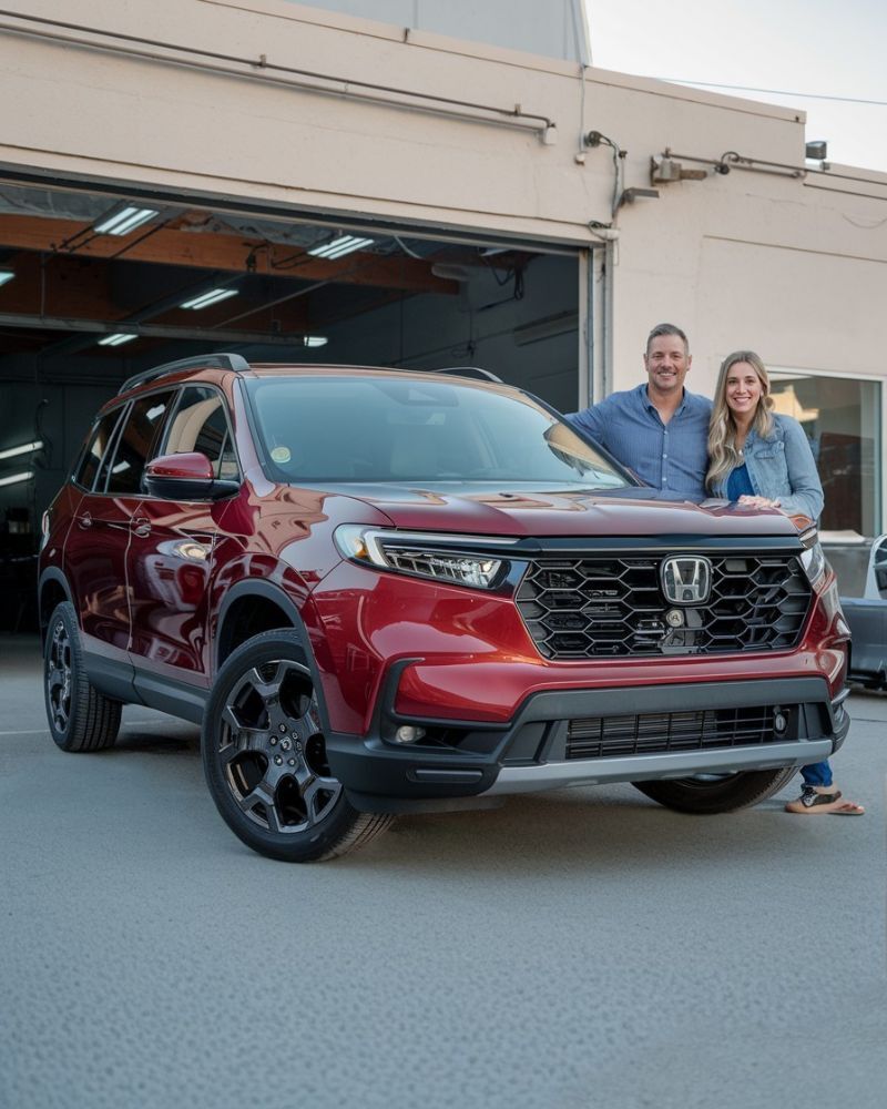 2025 Honda Passport with customers after ProFirst Certified Honda Body Shop repair at Marina Auto Bo (1)